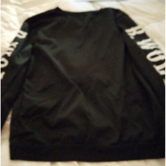 NYC  B. Wolves Graphic  women's Size L Black Long Sleeve T-shirt - Picture 4 of 6